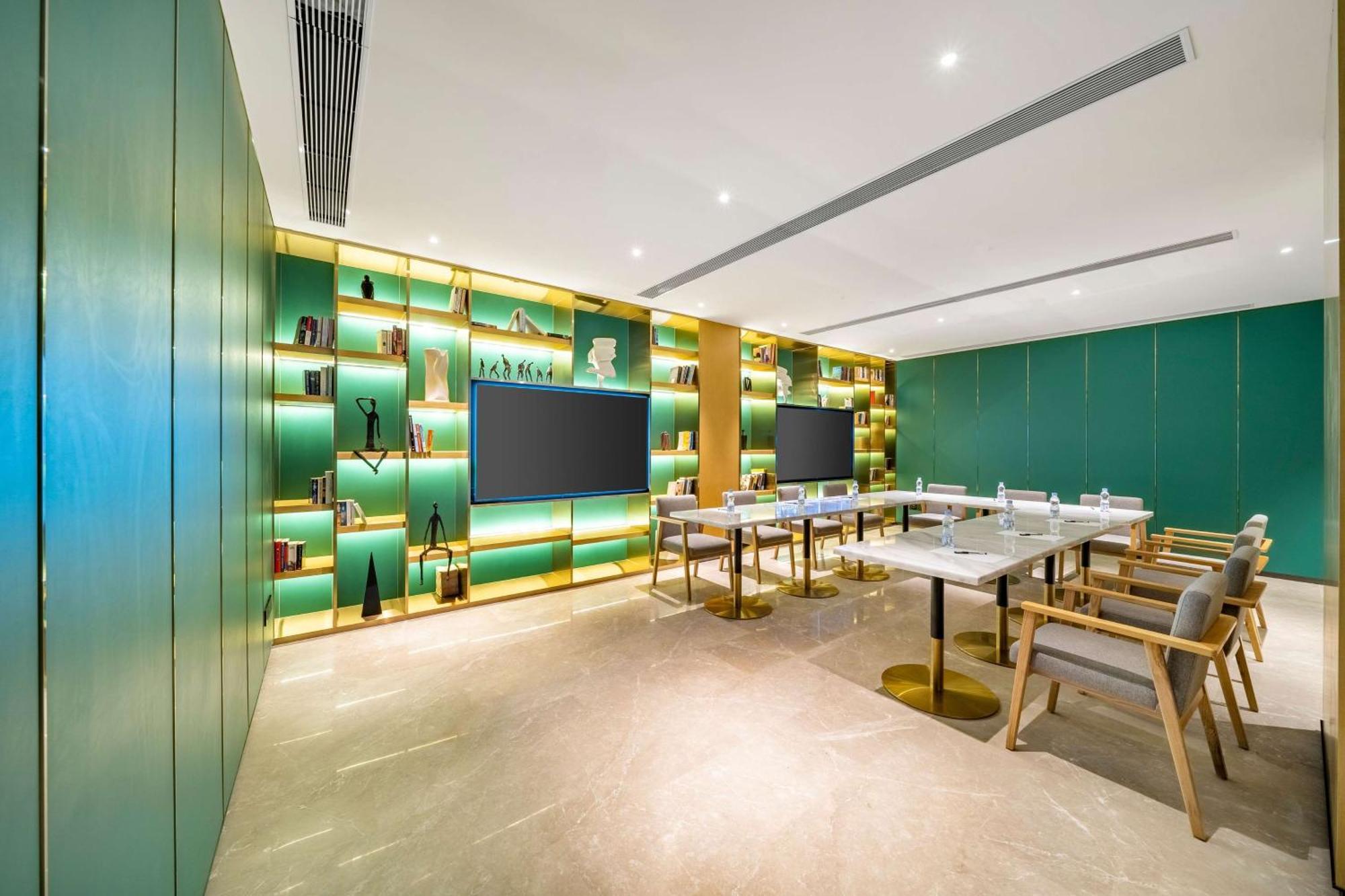 Hilton Garden Inn Chengdu Kuanzhai Alley Ngoại thất bức ảnh